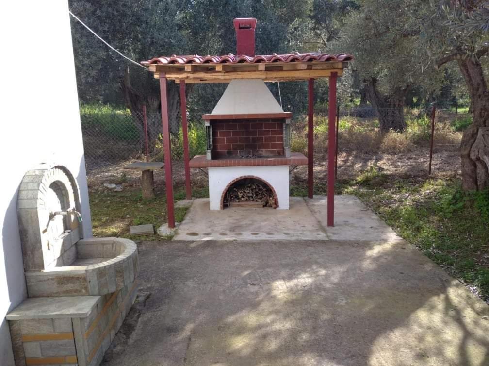 Το μικρό Σπίτι στον Ελαιώνα Βίλα Λεφόκαστρο Εξωτερικό φωτογραφία